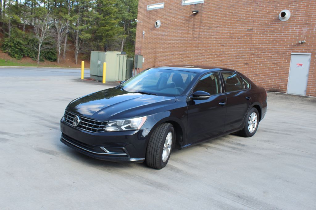 2018 Volkswagen Passat Image 2