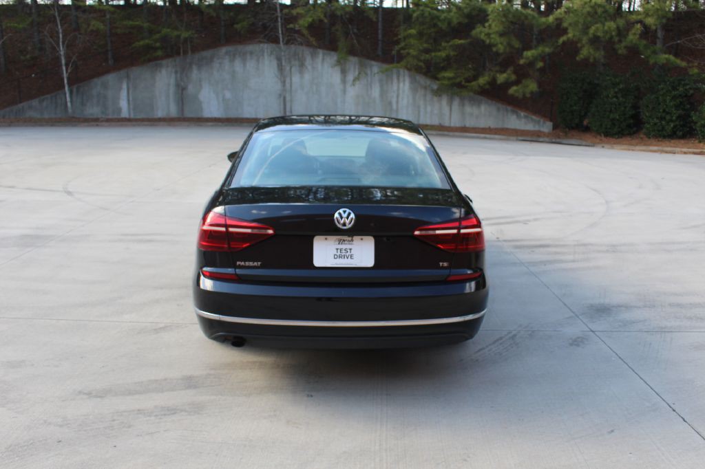 2018 Volkswagen Passat Image 4
