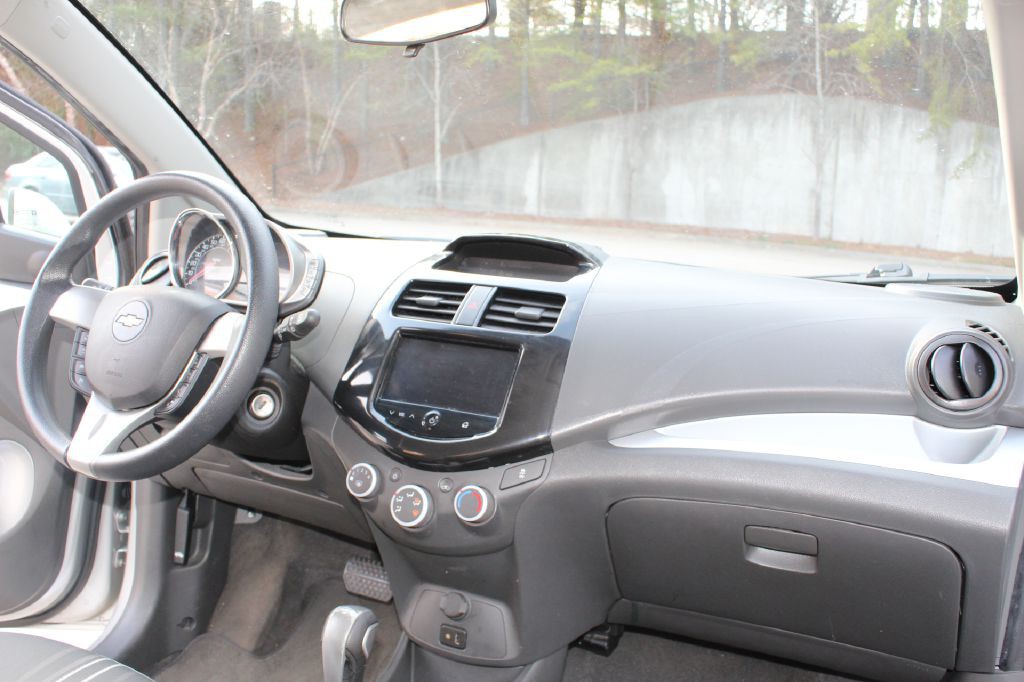 2015 Chevrolet Spark Image 11