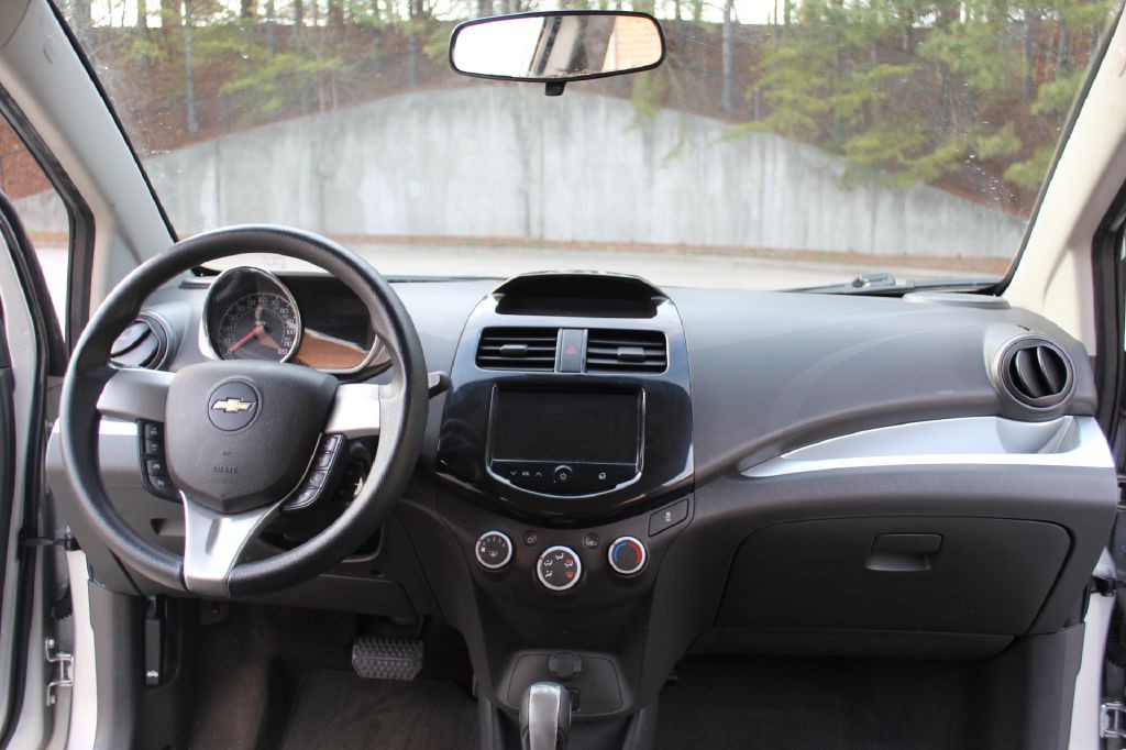 2015 Chevrolet Spark Image 12