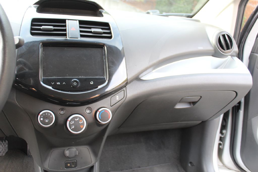 2015 Chevrolet Spark Image 16