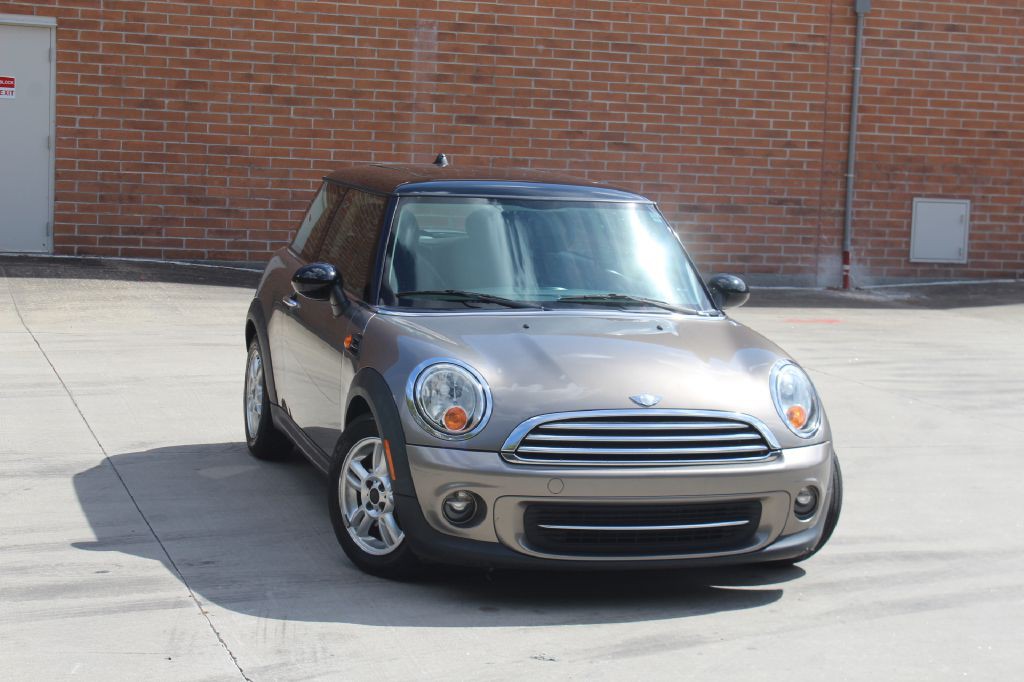 2012 MINI Cooper Image 1