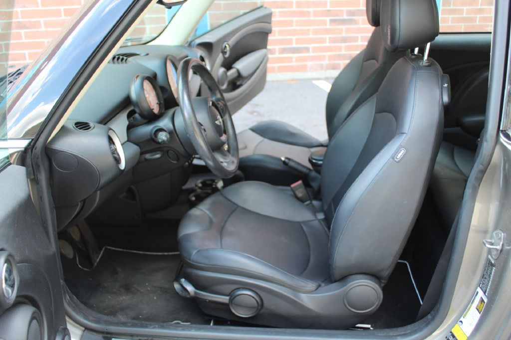 2012 MINI Cooper Image 9