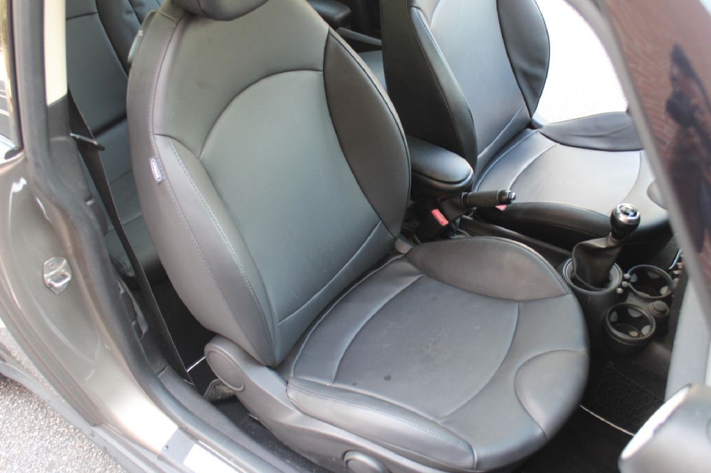 2012 MINI Cooper Image 11