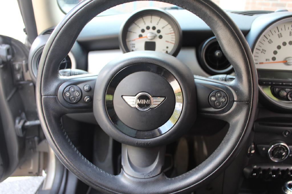 2012 MINI Cooper Image 15