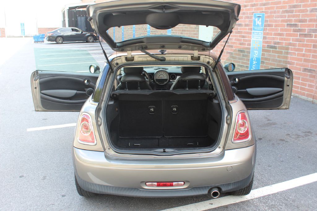 2012 MINI Cooper Image 20