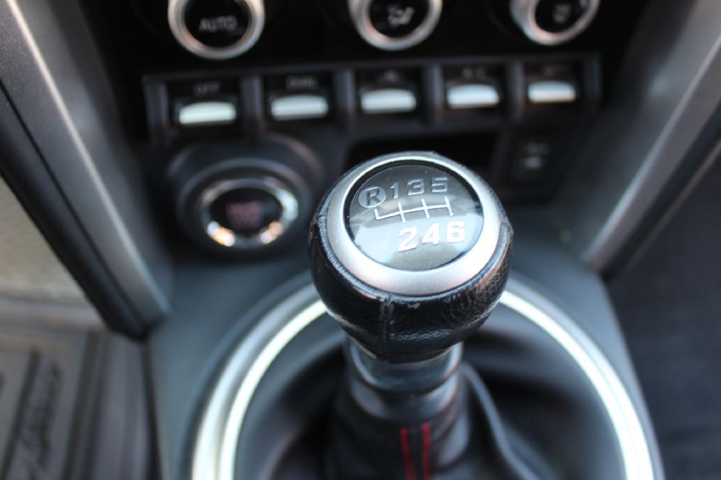 2017 Subaru BRZ Image 21