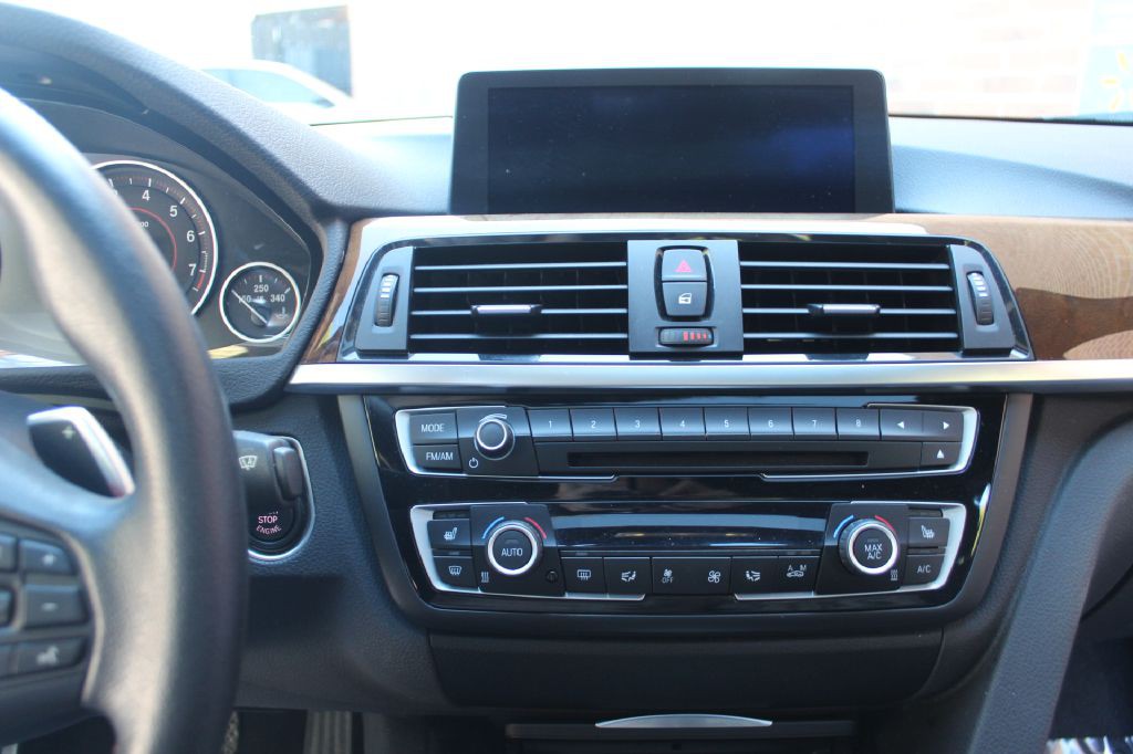 2015 BMW 4 Series Image 17