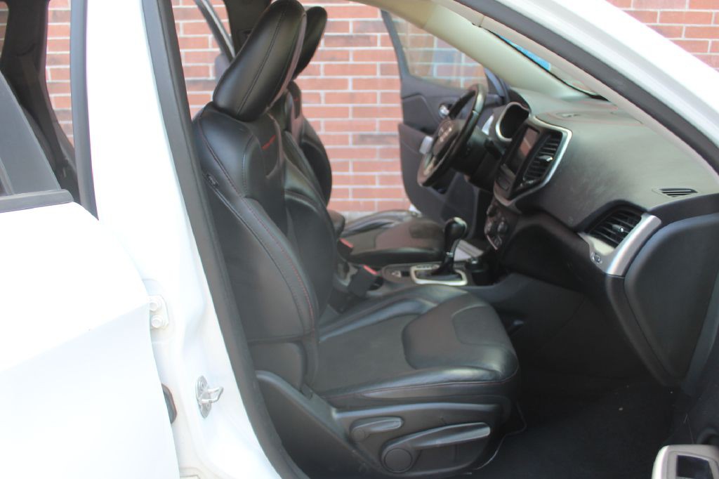 2018 Jeep Cherokee Image 7