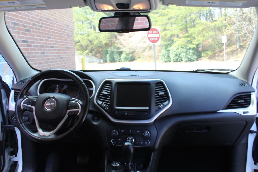 2018 Jeep Cherokee Image 14