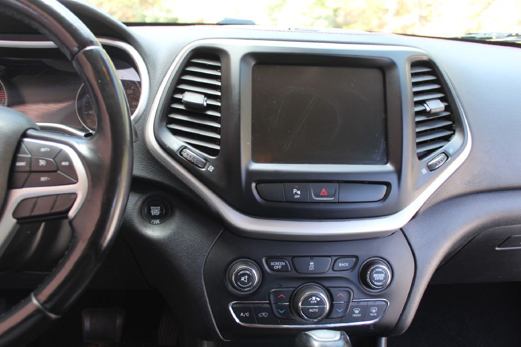 2018 Jeep Cherokee Image 17