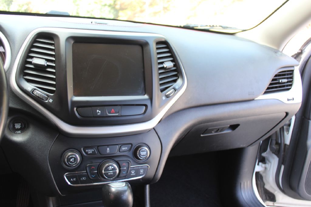 2018 Jeep Cherokee Image 18