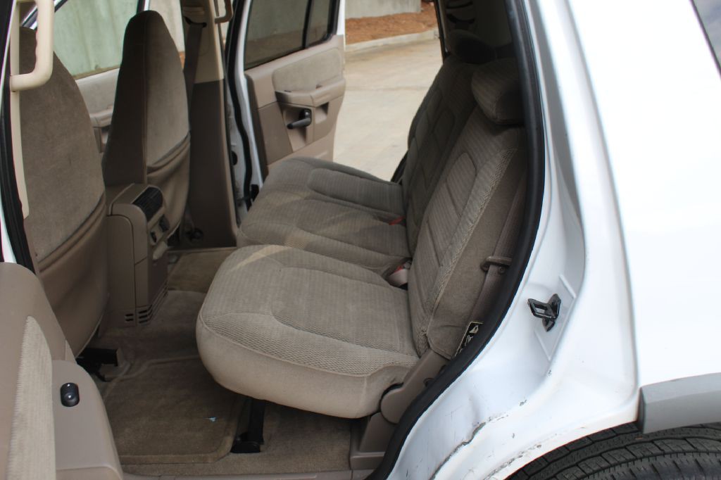 2002 Ford Explorer Image 9