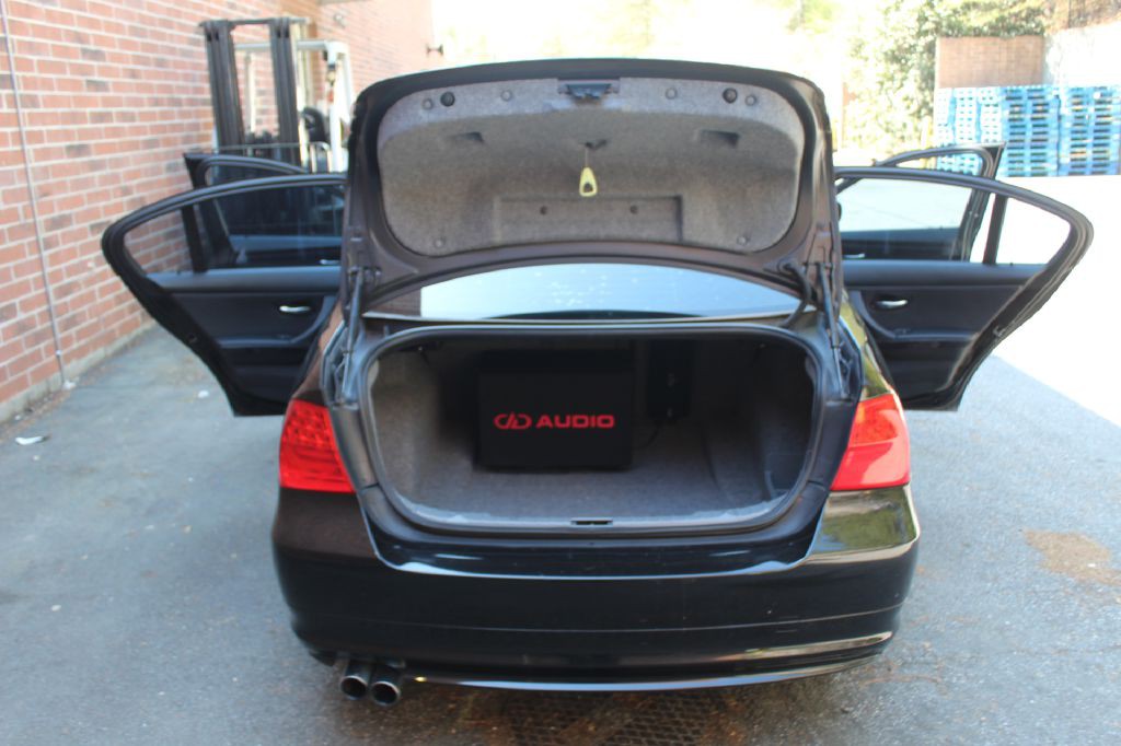 2011 BMW 3 Series Image 24