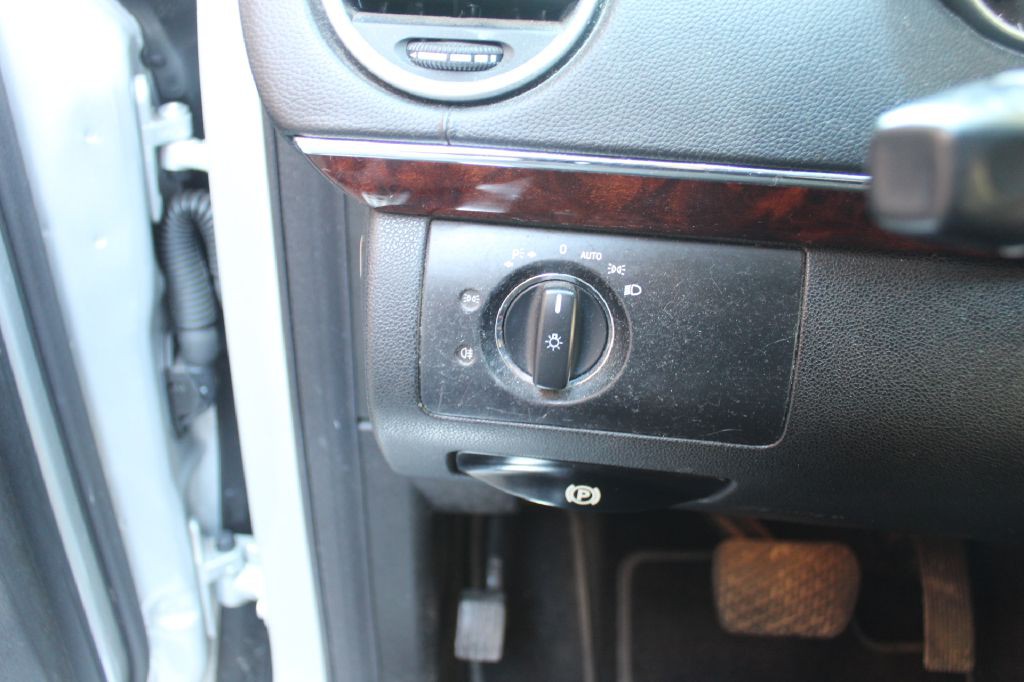 2012 Mercedes-Benz GL-Class Image 21