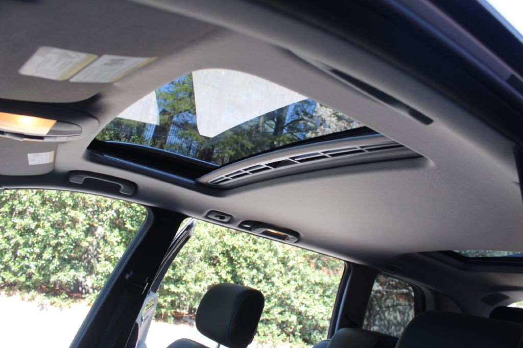 2012 Mercedes-Benz GL-Class Image 22