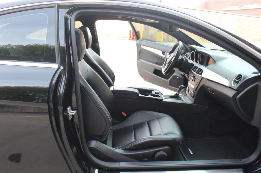 2012 Mercedes-Benz C-Class Image 7
