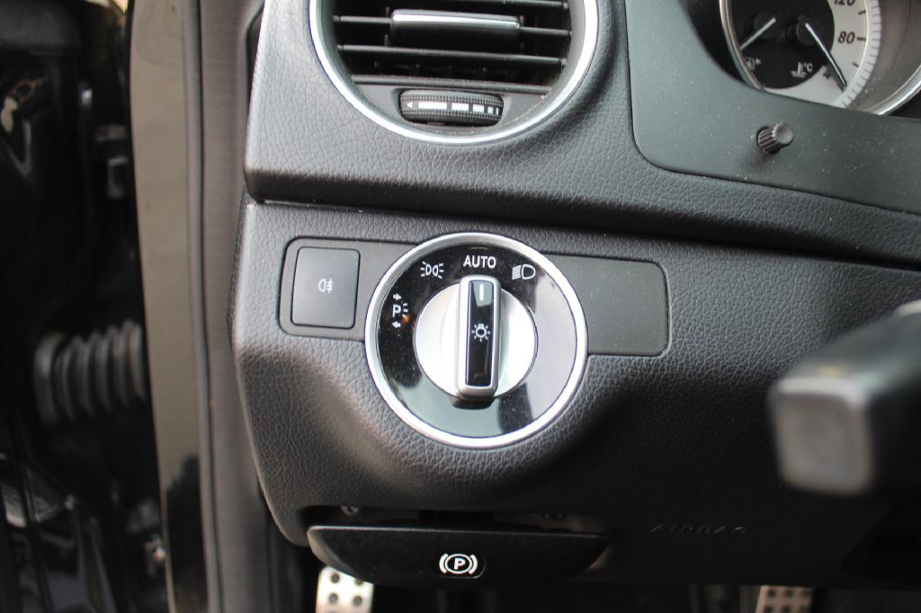 2012 Mercedes-Benz C-Class Image 15