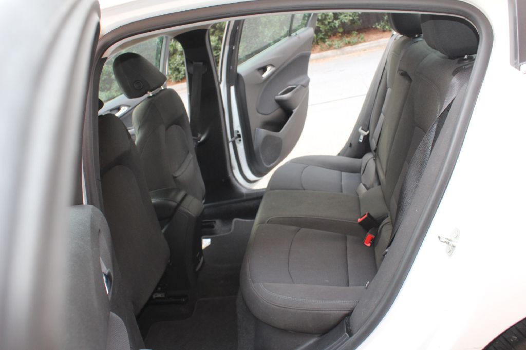 2018 Chevrolet Cruze Image 9