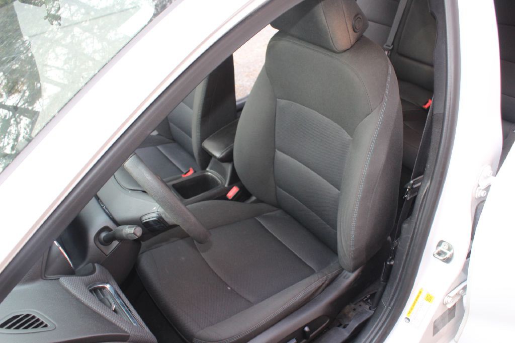 2018 Chevrolet Cruze Image 11