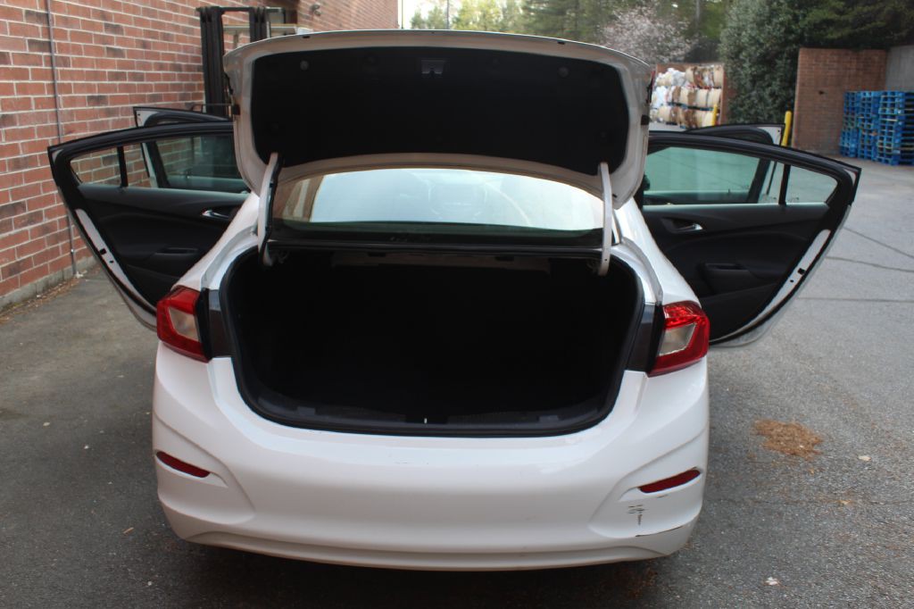 2018 Chevrolet Cruze Image 20