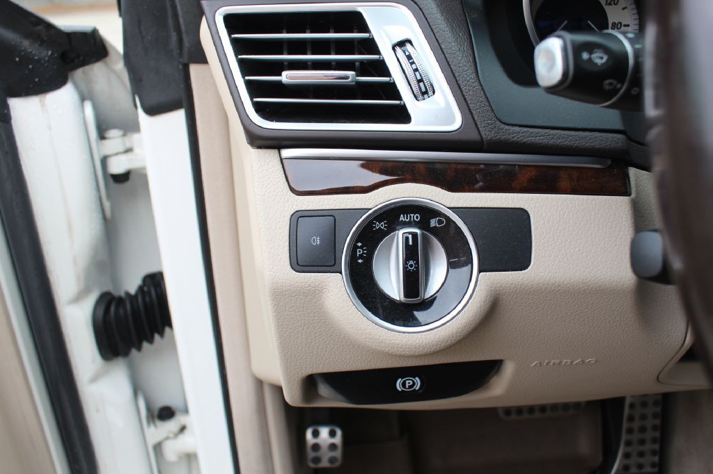 2015 Mercedes-Benz E-Class Image 17