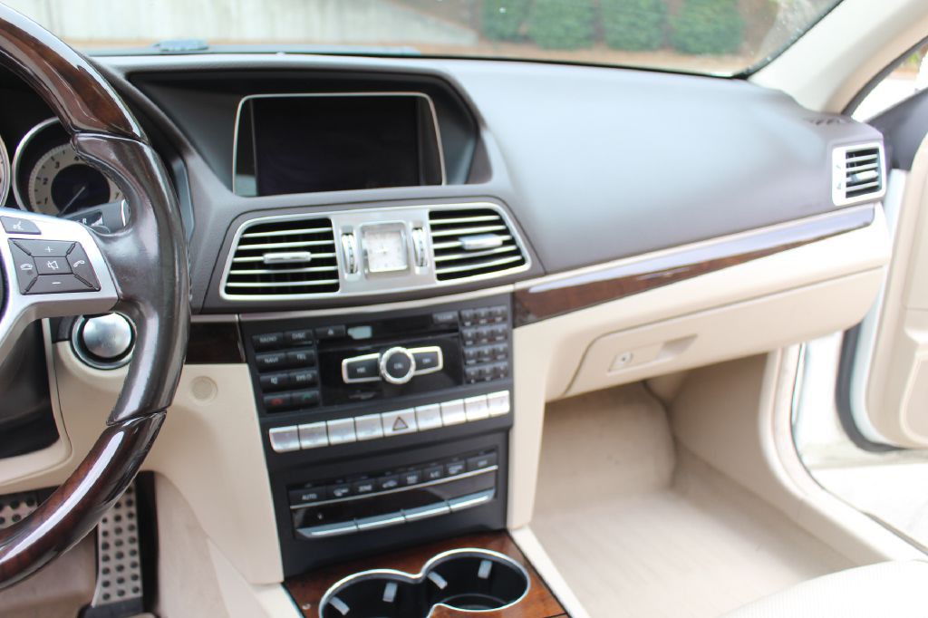 2015 Mercedes-Benz E-Class Image 19