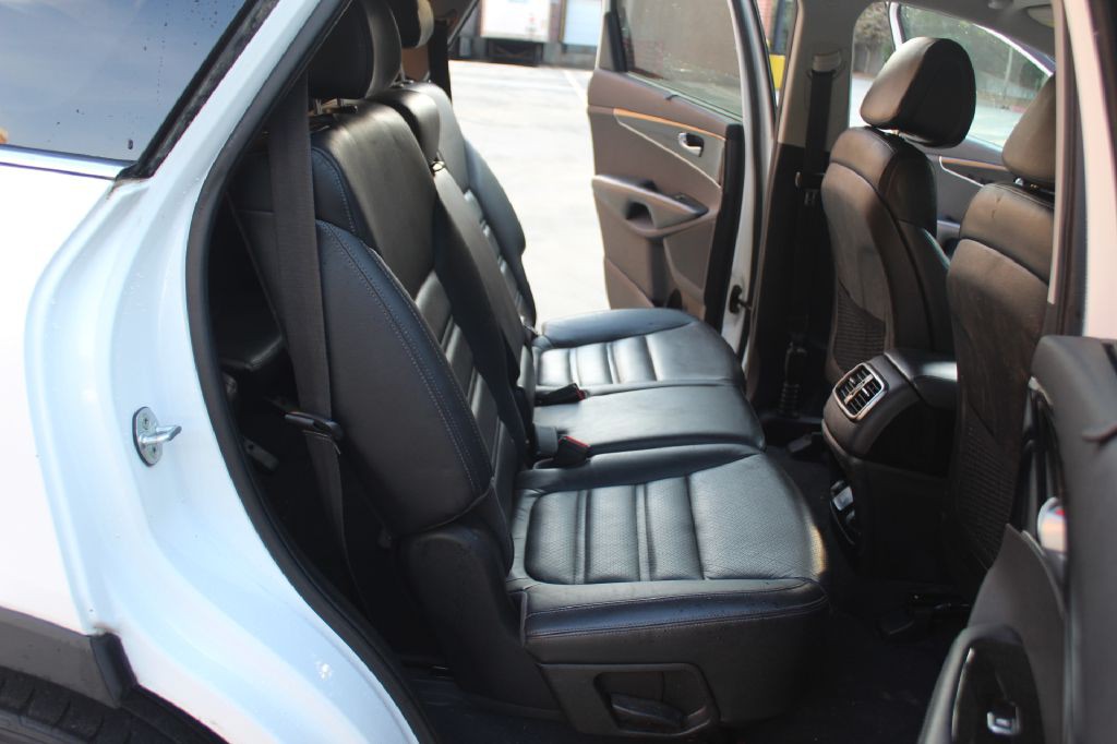 2016 Kia Sorento Image 8