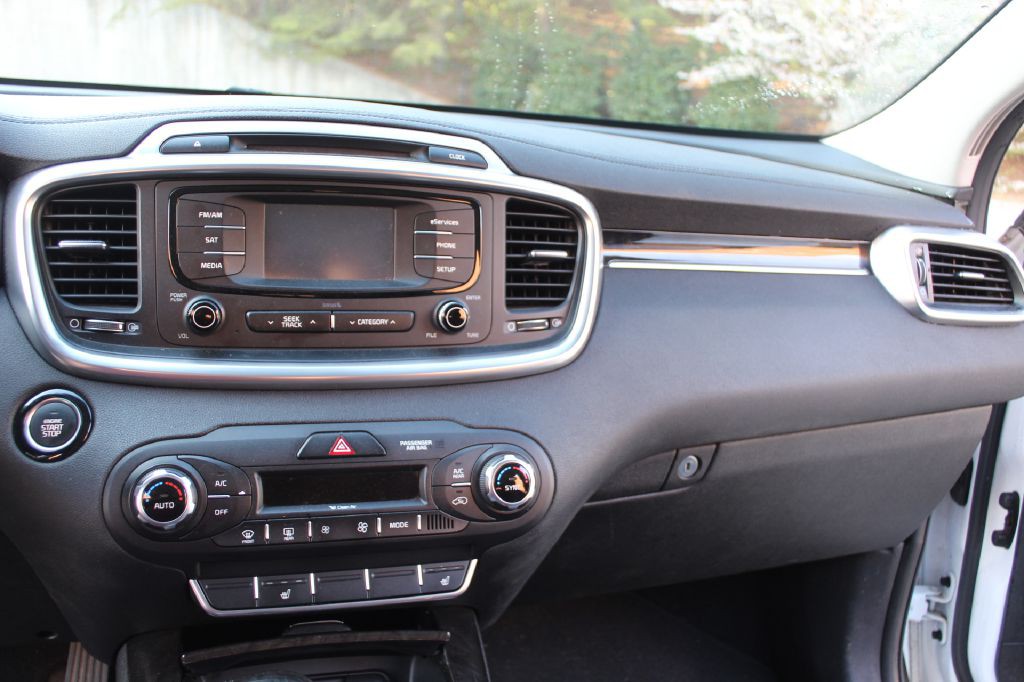 2016 Kia Sorento Image 19