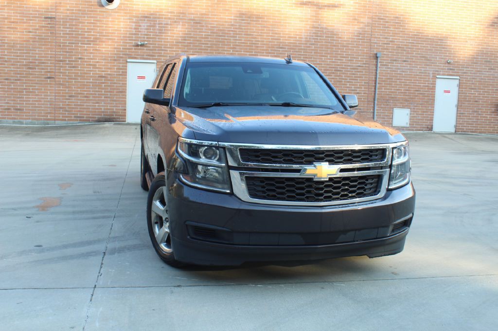 2017 Chevrolet Suburban Image 1