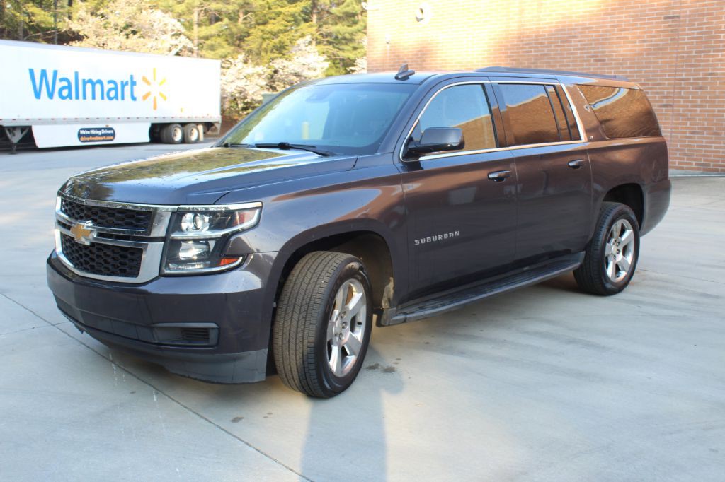 2017 Chevrolet Suburban Image 2