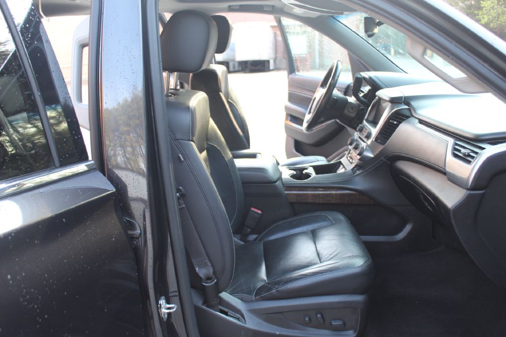 2017 Chevrolet Suburban Image 7