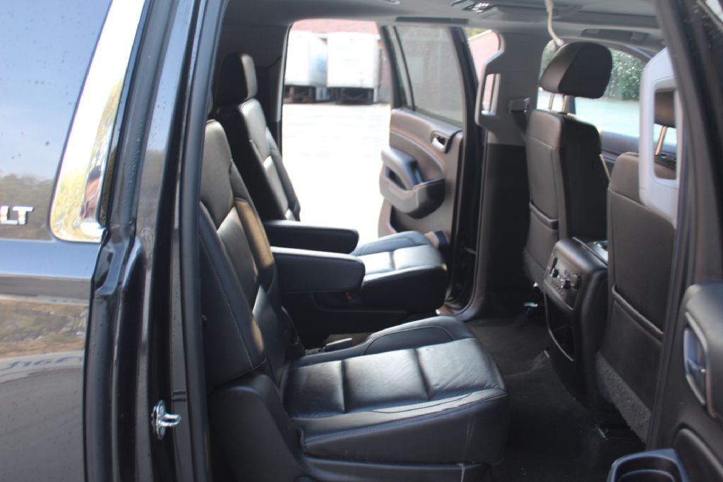 2017 Chevrolet Suburban Image 8