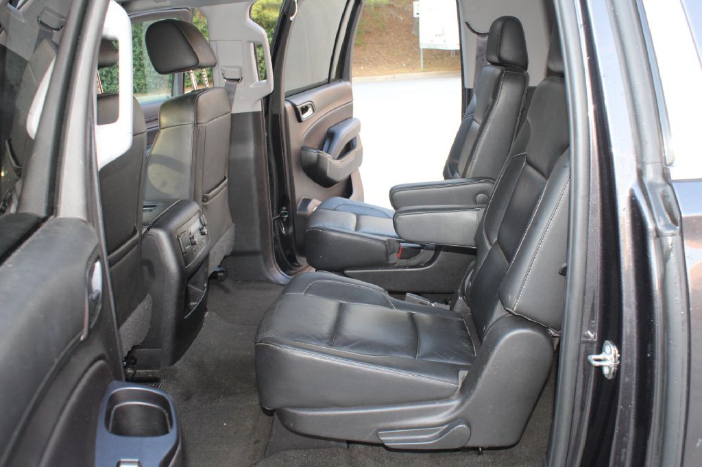 2017 Chevrolet Suburban Image 9