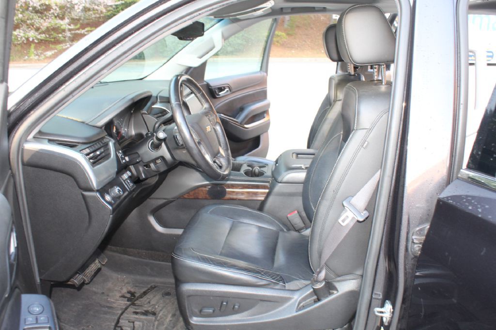 2017 Chevrolet Suburban Image 10