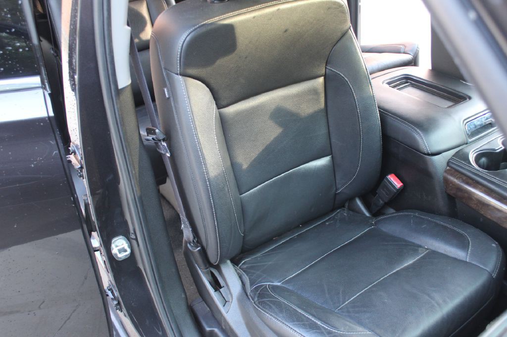 2017 Chevrolet Suburban Image 12