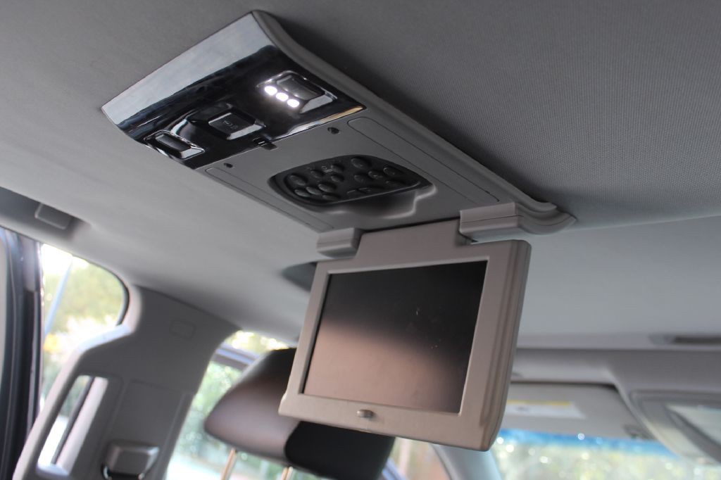 2017 Chevrolet Suburban Image 14