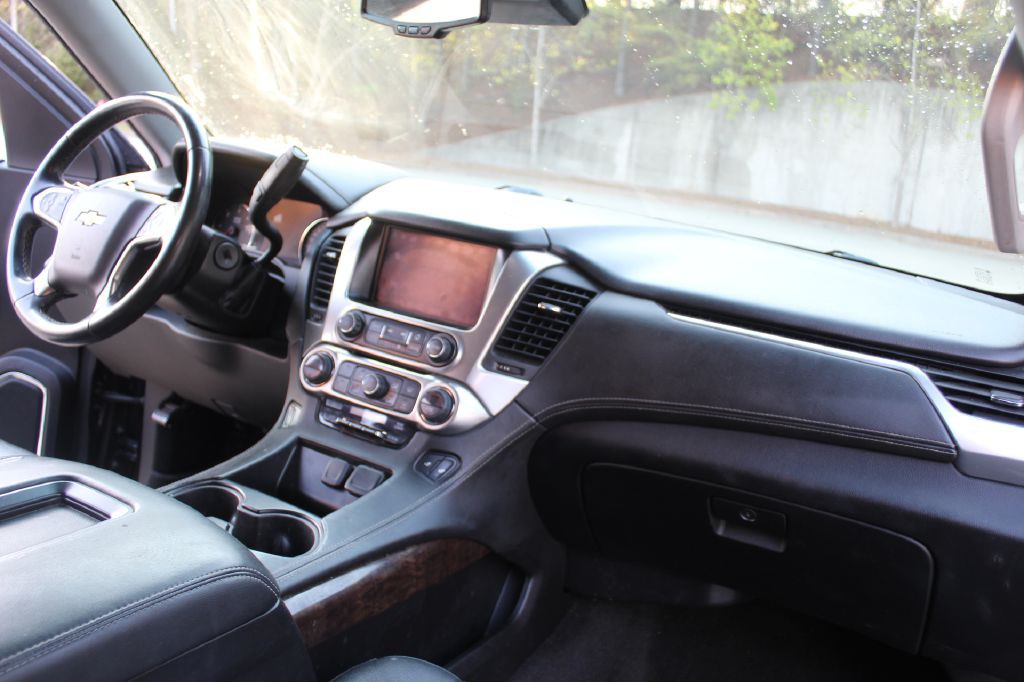 2017 Chevrolet Suburban Image 15