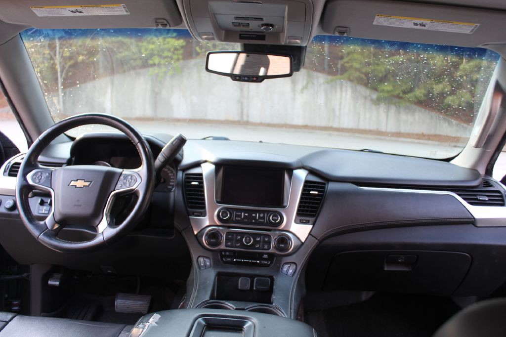 2017 Chevrolet Suburban Image 16