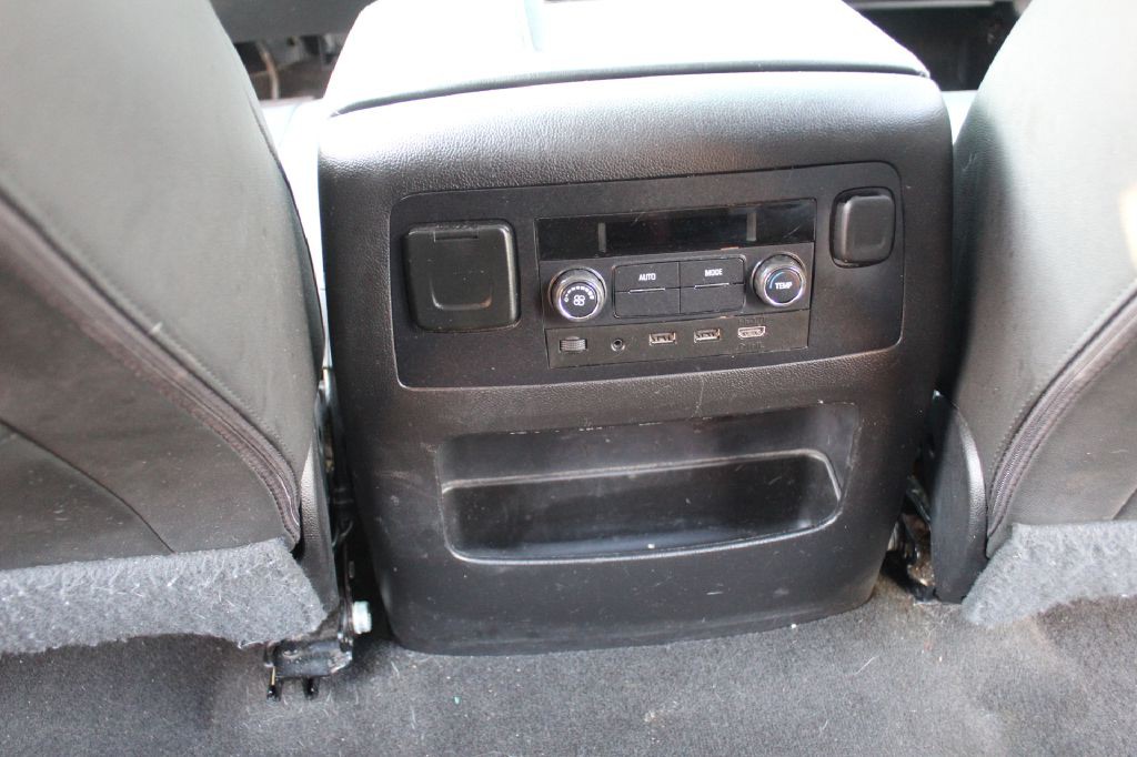 2017 Chevrolet Suburban Image 18