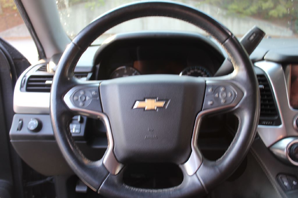 2017 Chevrolet Suburban Image 19