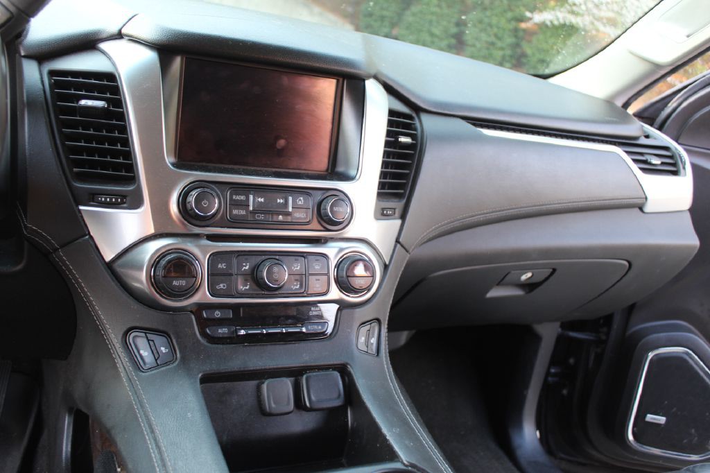 2017 Chevrolet Suburban Image 21