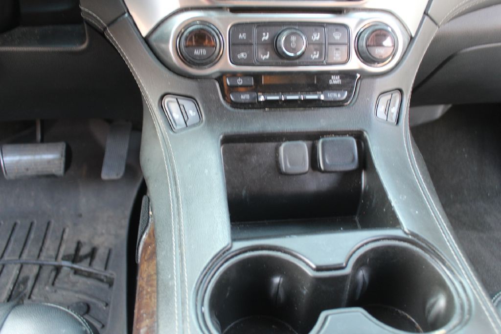 2017 Chevrolet Suburban Image 22