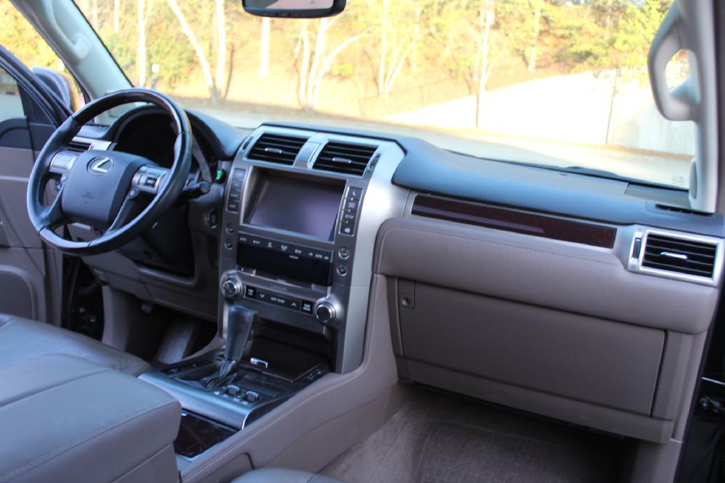 2014 Lexus GX Image 18