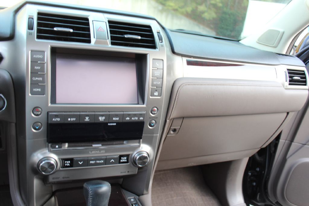 2014 Lexus GX Image 23