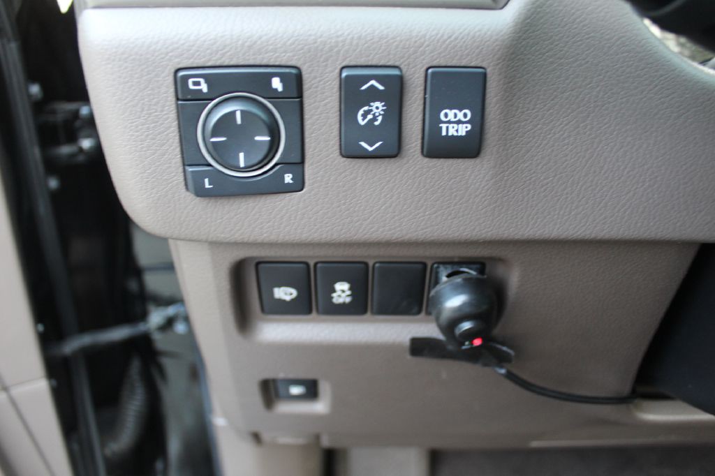 2014 Lexus GX Image 28