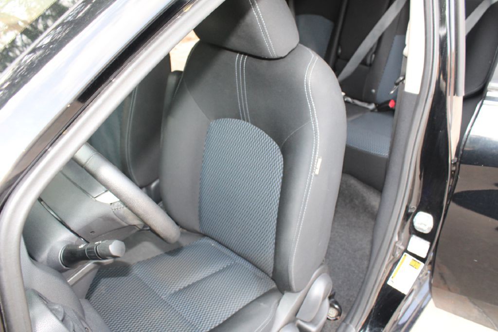 2014 Nissan Versa Image 11