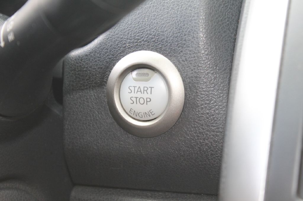 2014 Nissan Versa Image 20