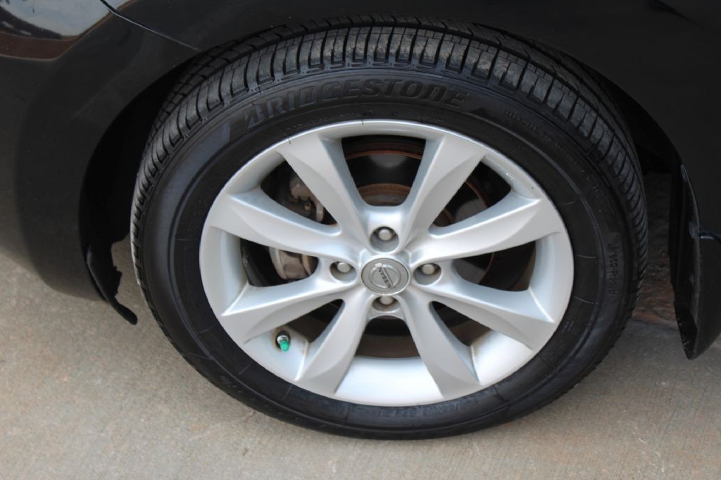 2014 Nissan Versa Image 25