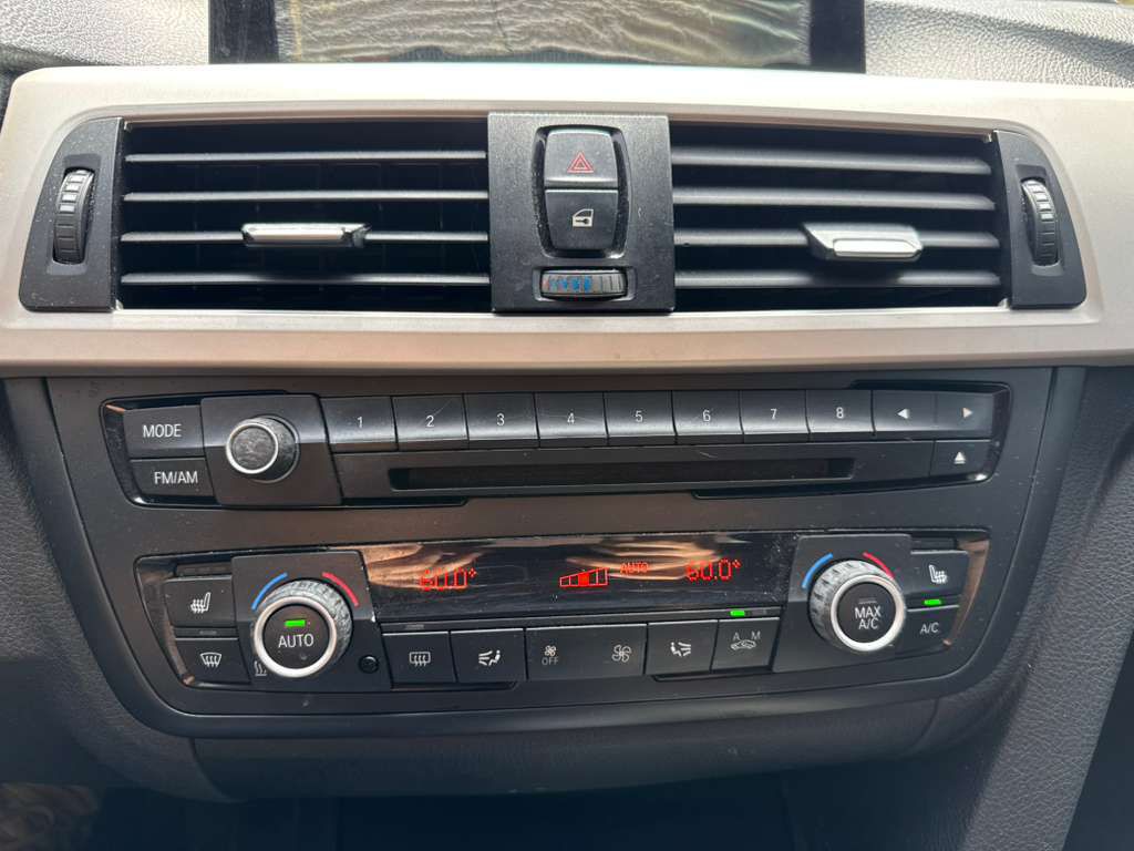 2014 BMW 3 Series Image 12
